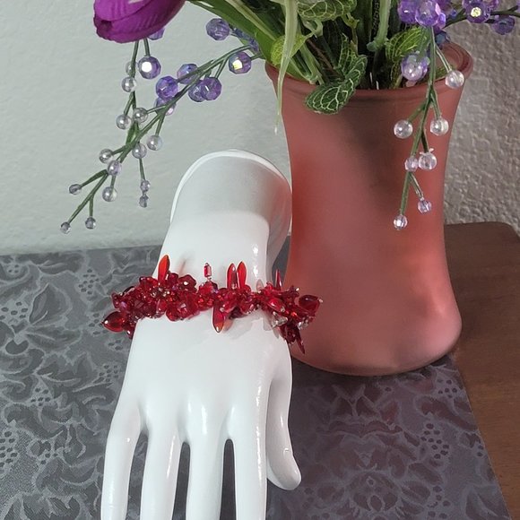 Unique Siri Chunky Red Crystal Red Corral Bracelet with 925 Silver - Picture 1 of 11